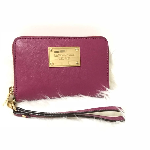 Michael kors wristlet - Picture 2 of 5